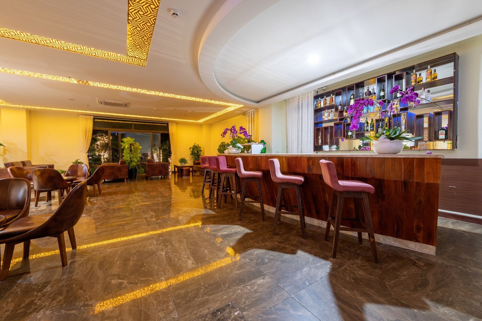 Amarin Resort — eat & drink