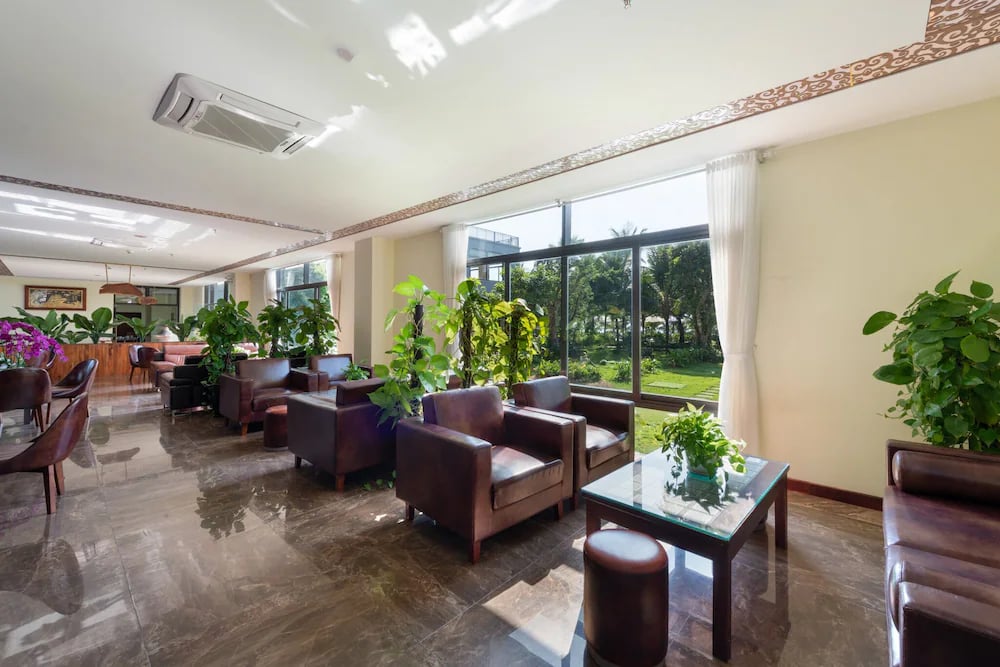 Amarin Resort — eat & drink