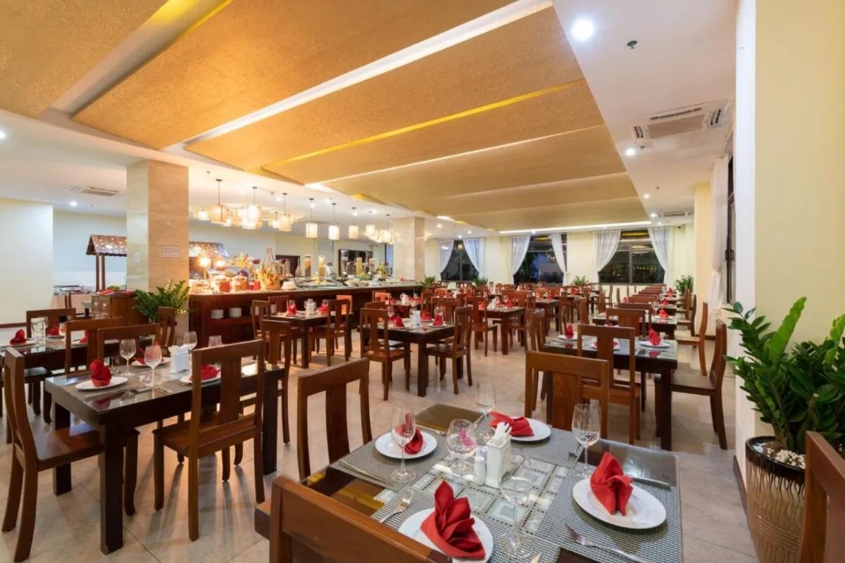 Amarin Resort — eat & drink
