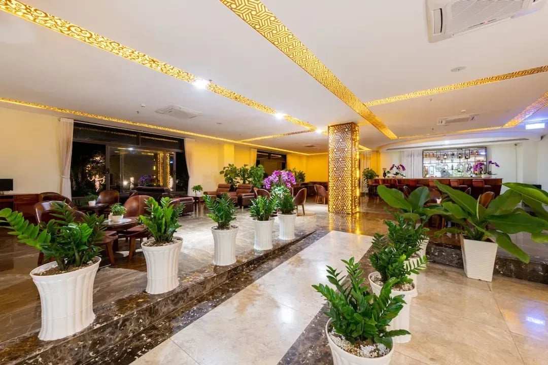Amarin Resort — eat & drink