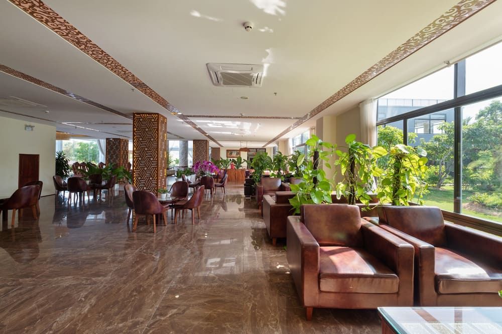 Amarin Resort — eat & drink