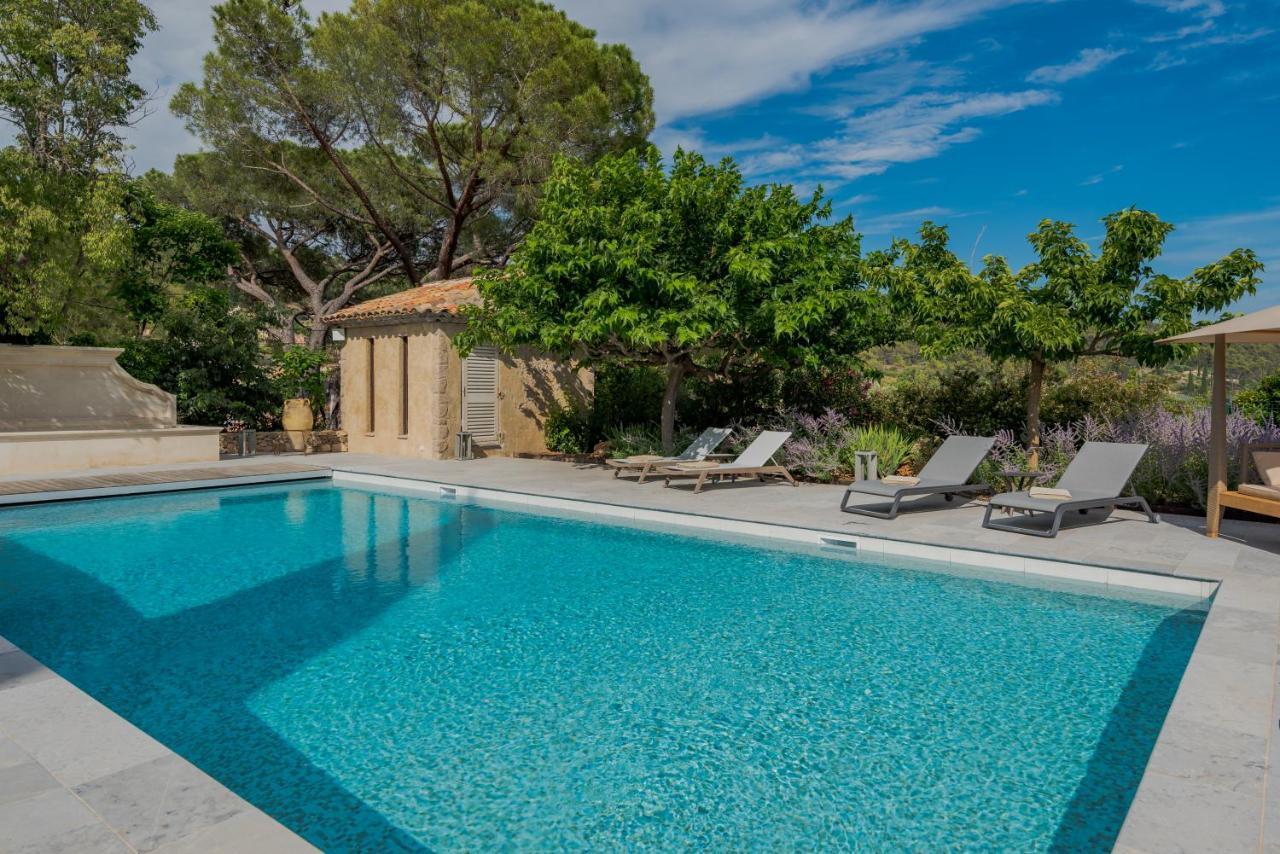 Hôtel Lou Calen, the pool
