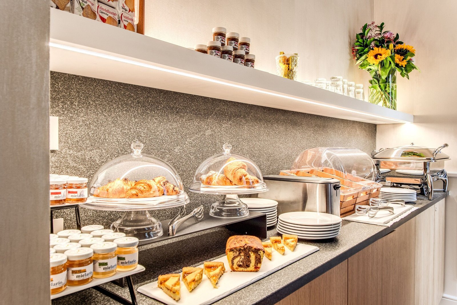 DBH Duomo Boutique Hotel, bottega comacini