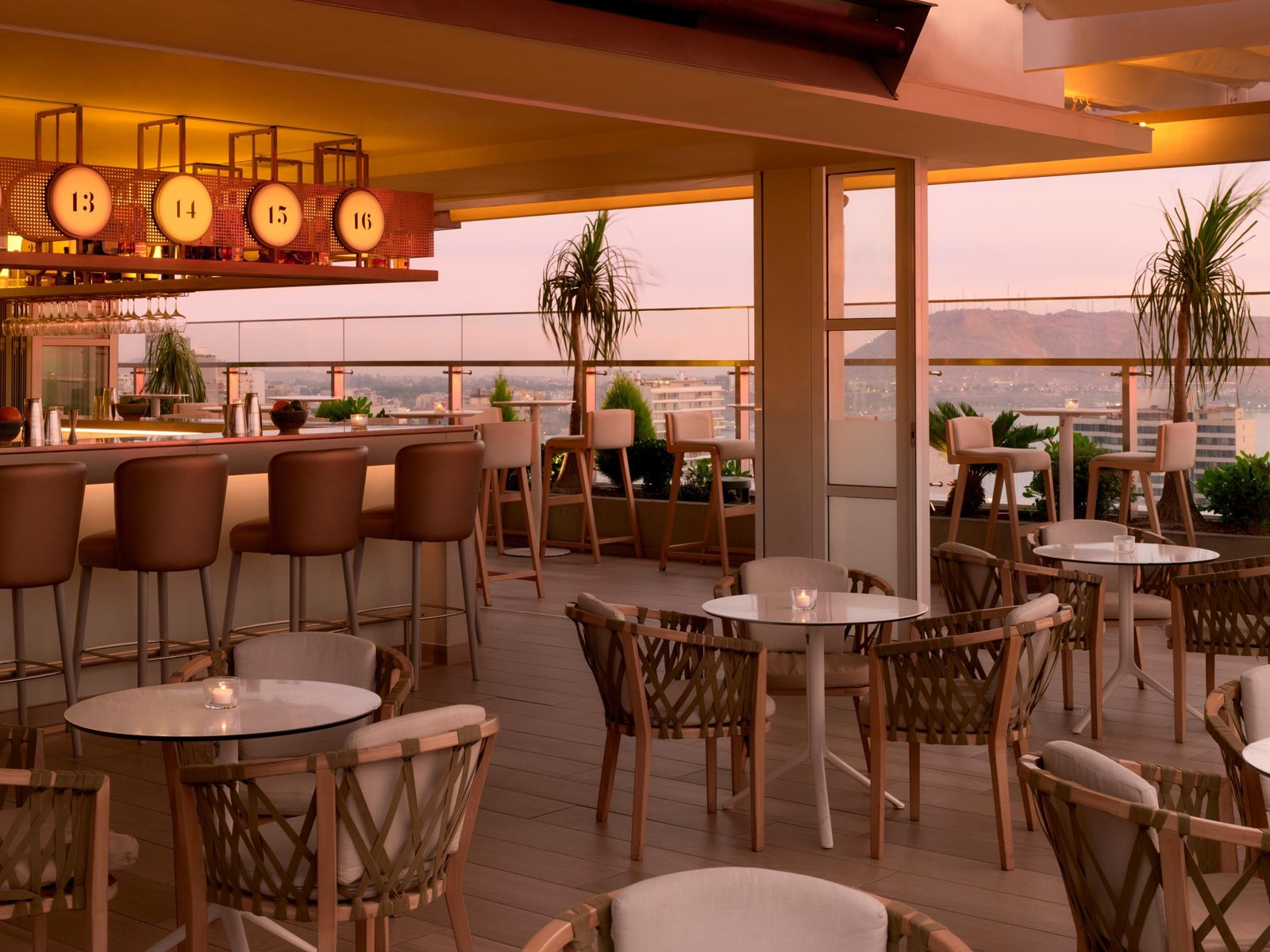 SOUMA Lima, Vignette Collection by IHG, at the table