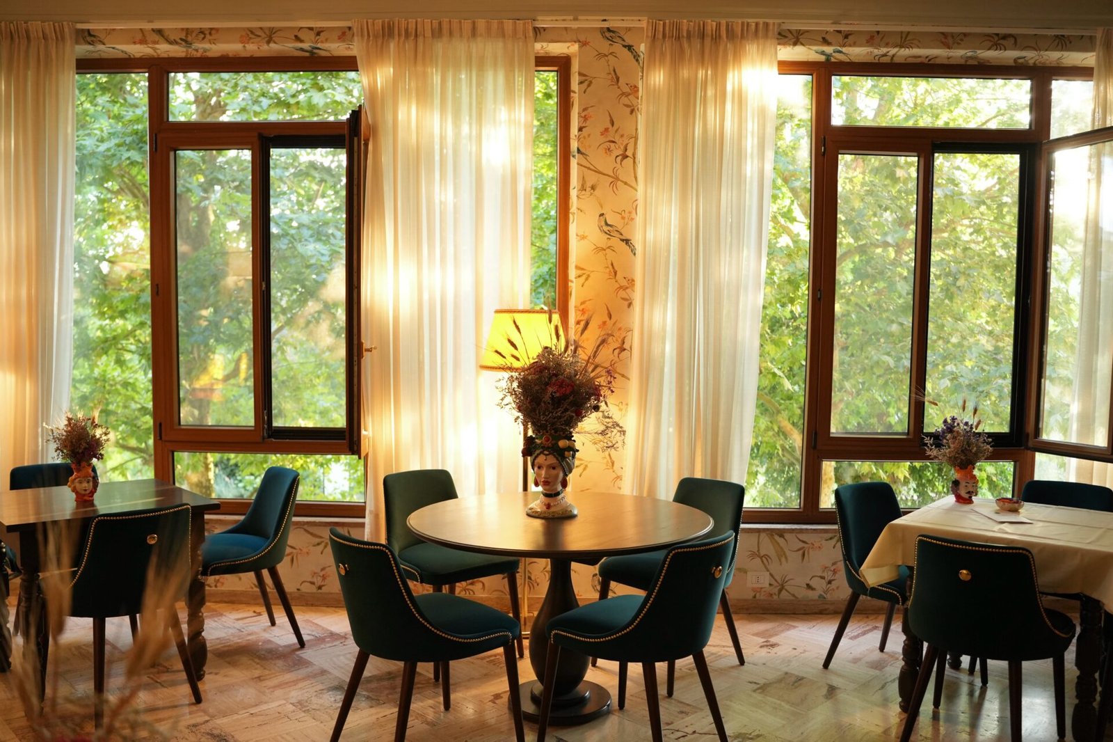 Hotel La Posta, at the table
