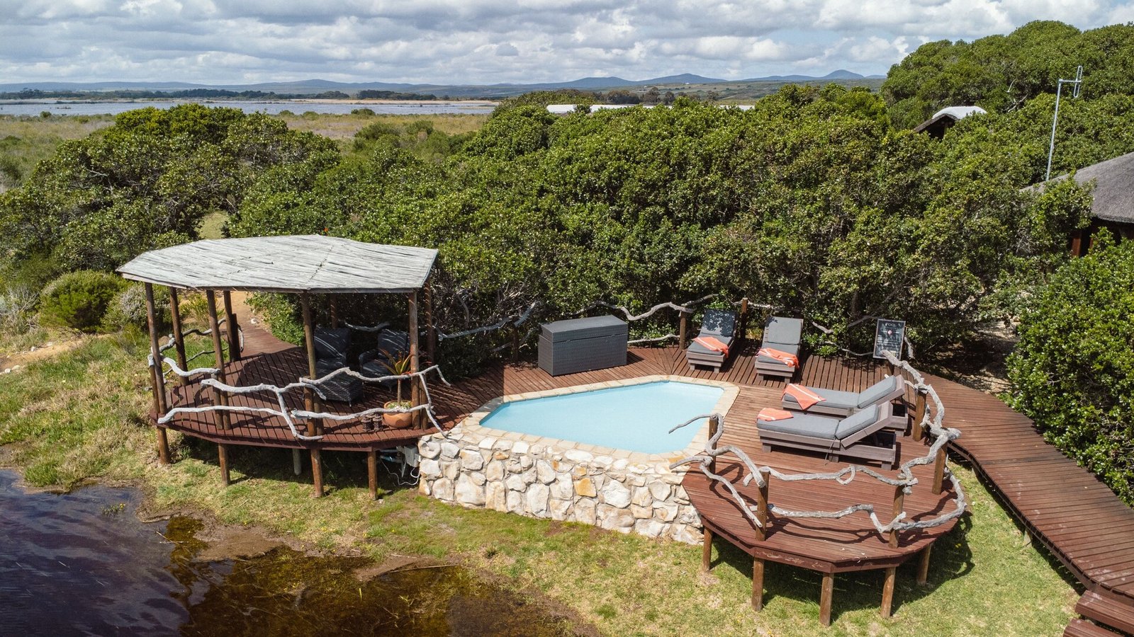 Mosaic Lagoon Lodge
