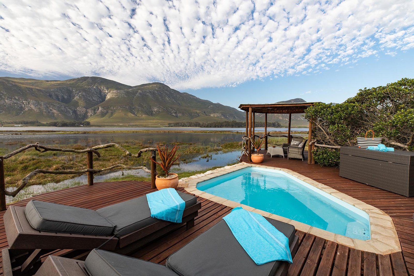 Mosaic Lagoon Lodge