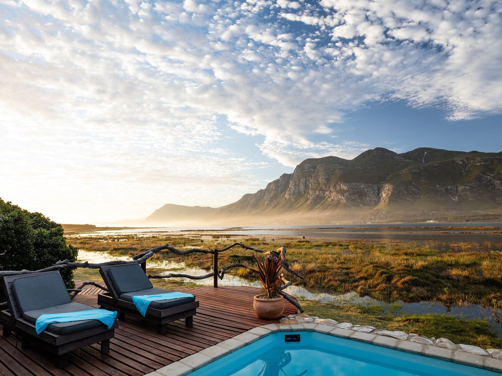Mosaic Lagoon Lodge