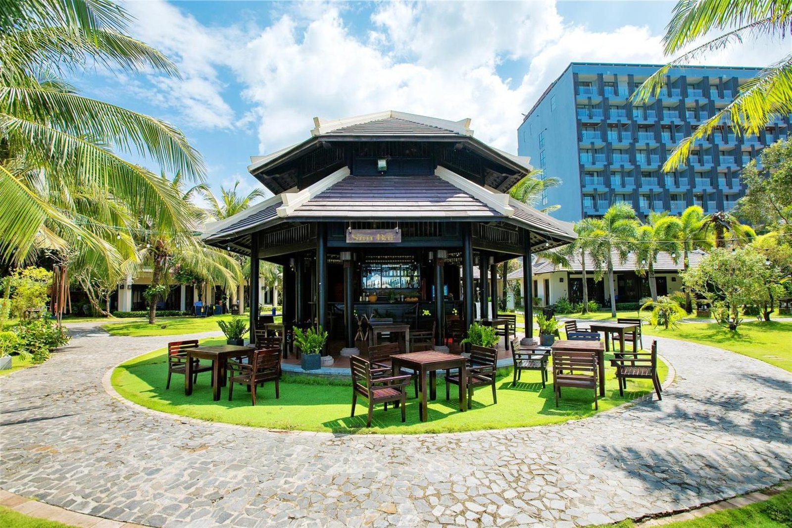 Anja Beach Resort & Spa — eat & drink