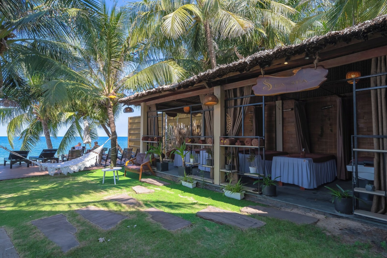 Anja Beach Resort & Spa — eat & drink