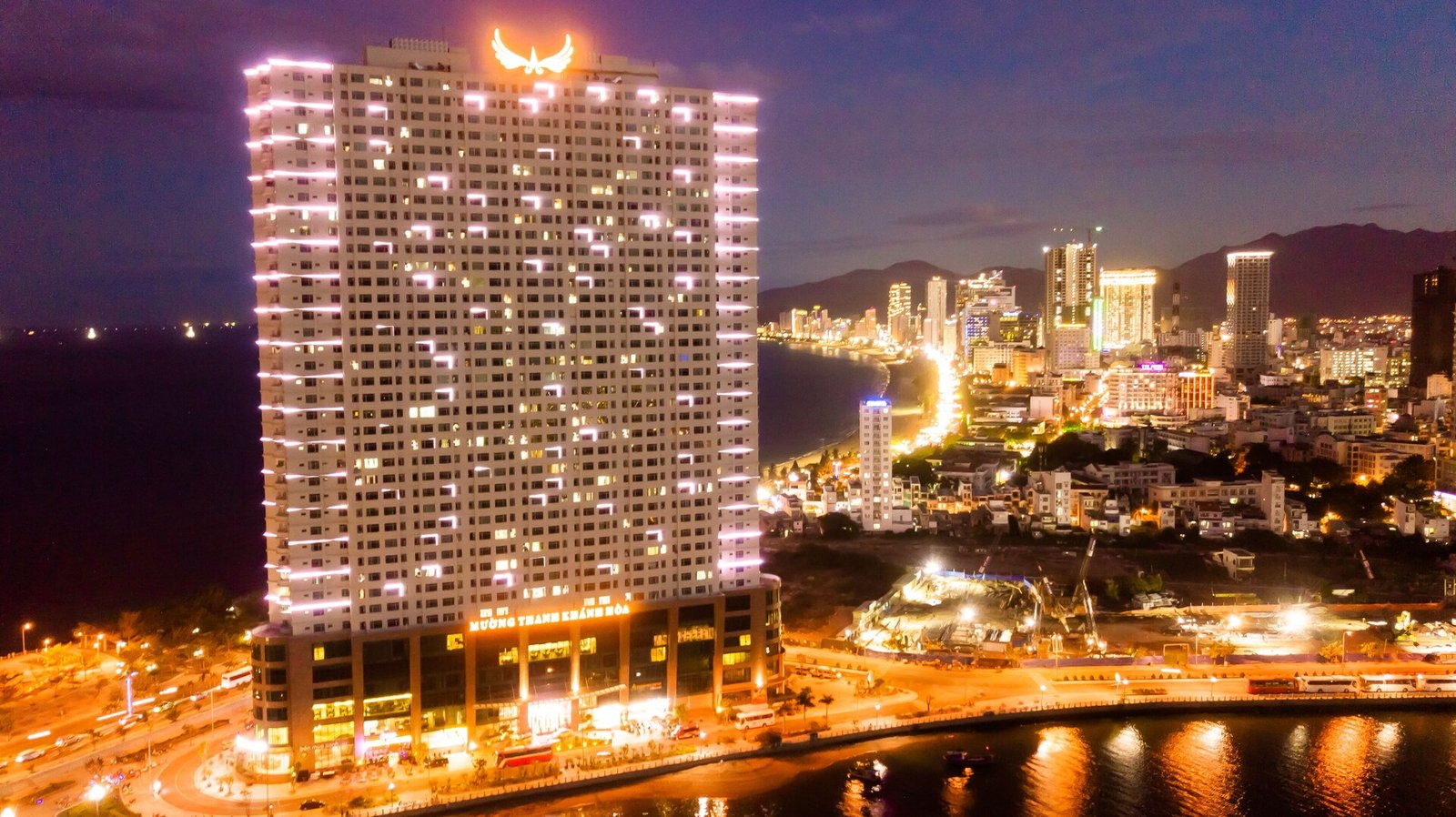 Mường Thanh Luxury Nha Trang — vibe
