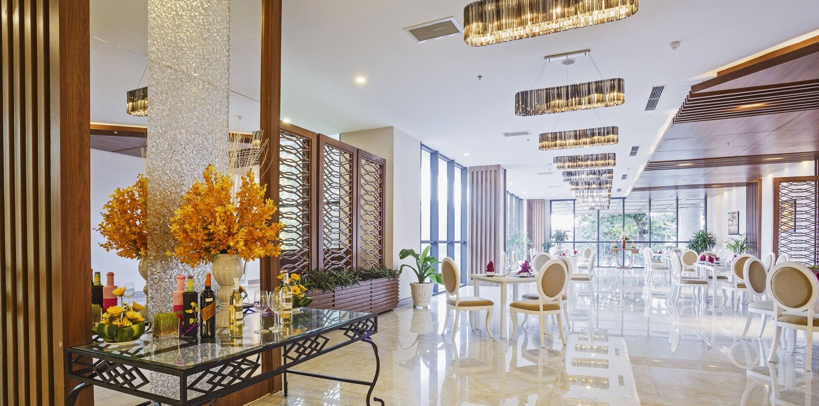 Mường Thanh Luxury Nha Trang — eat & drink