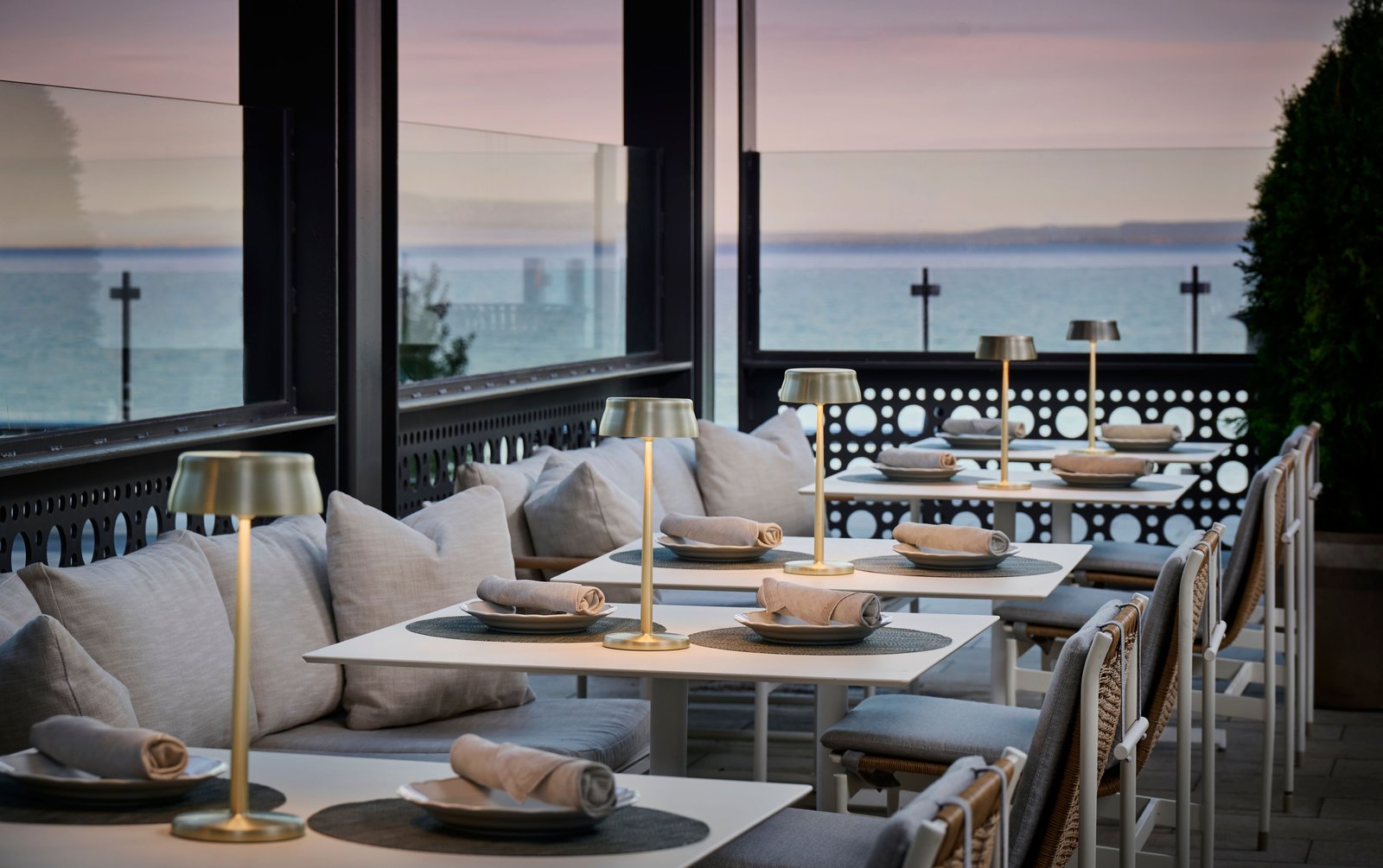 The Pearle Hotel & Spa, Autograph Collection, isabelle restaurant + lounge