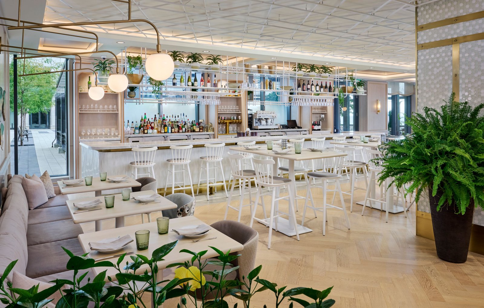 The Pearle Hotel & Spa, Autograph Collection, isabelle restaurant + lounge