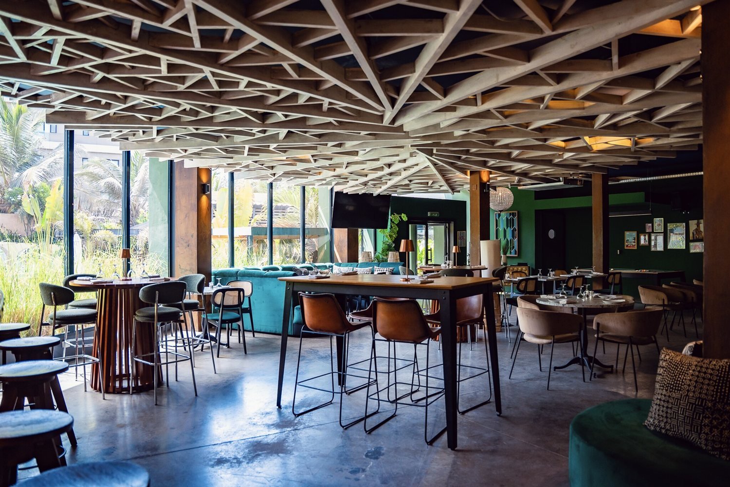 BOMA Lifestyle Hotel, at the table