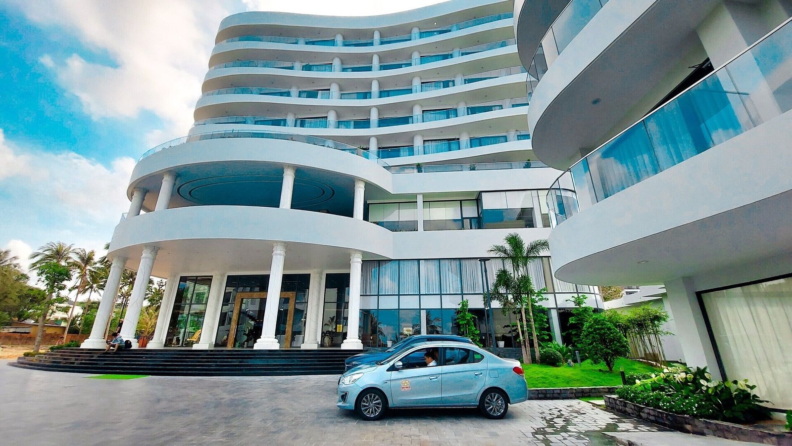 Sunset Beach Resort & Spa — vibe