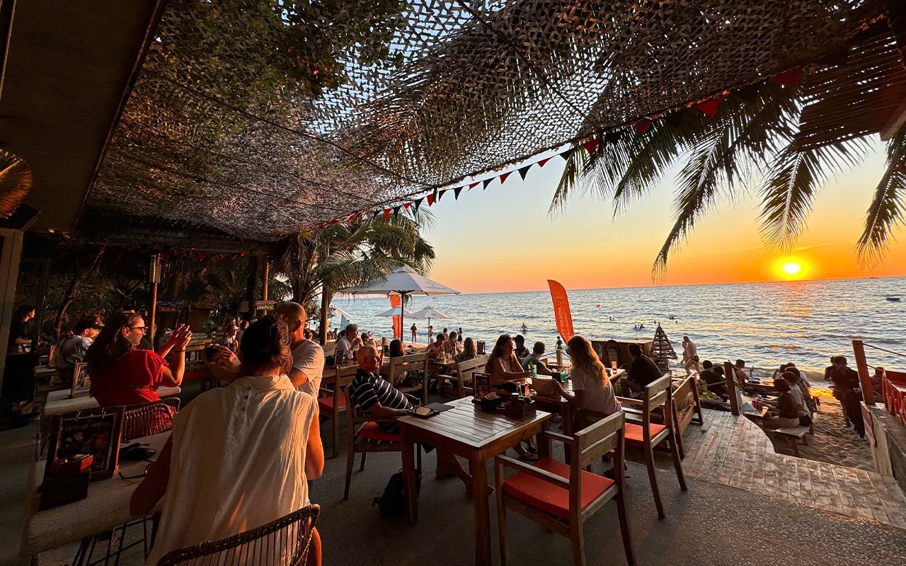 Sunset Beach Resort & Spa — eat & drink