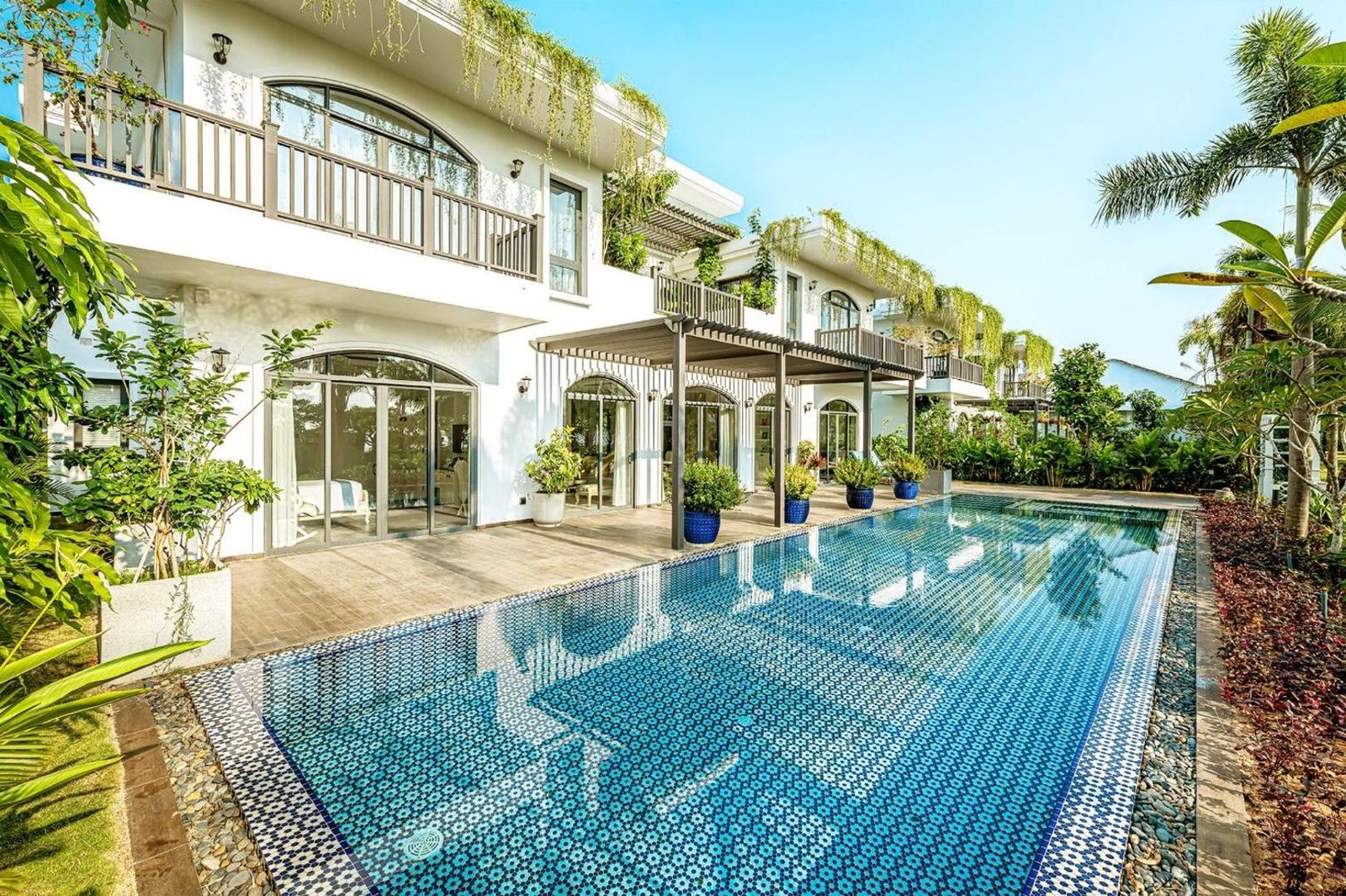 Sunset Sanato Resort & Villas — vibe