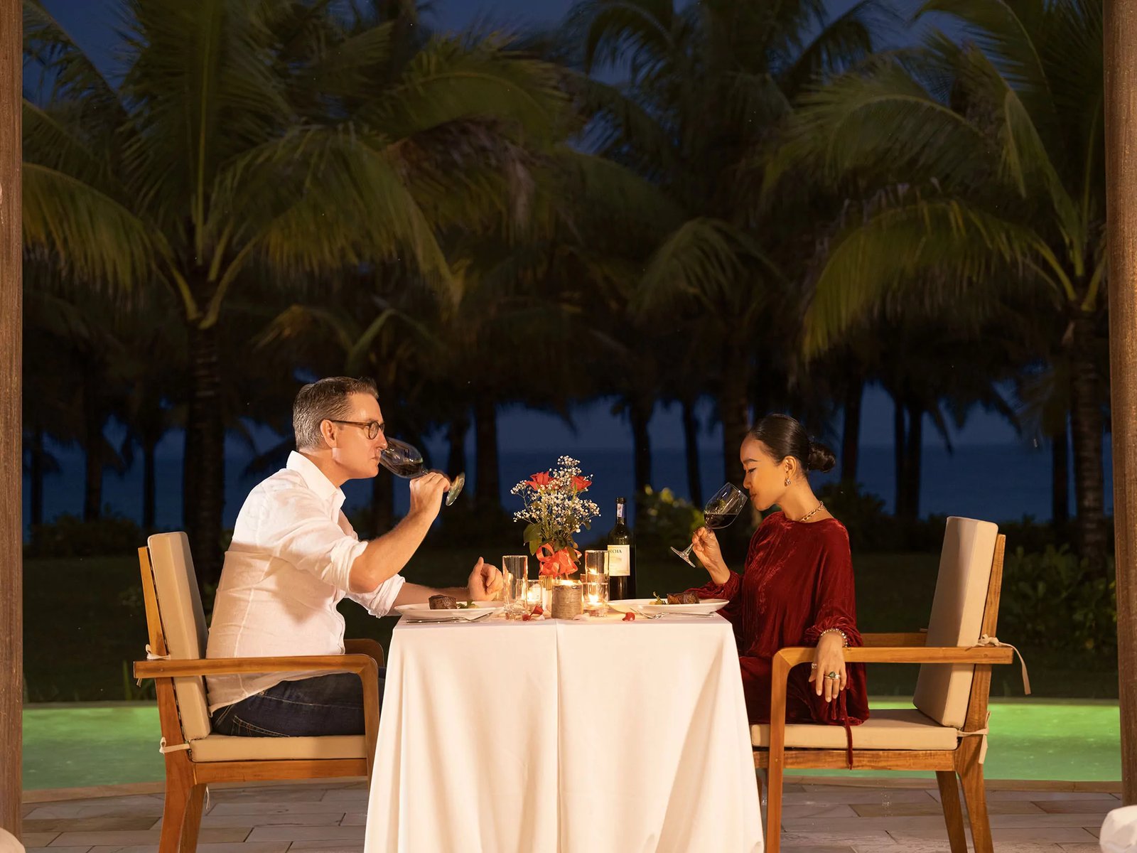 Ana Mandara Cam Ranh, at the table