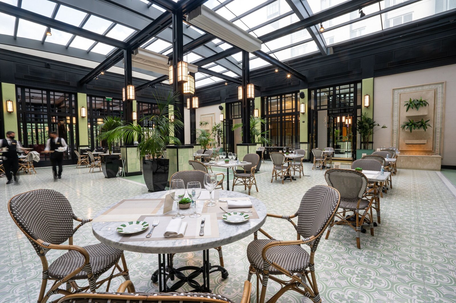 Alvear Icon Hotel, at the table