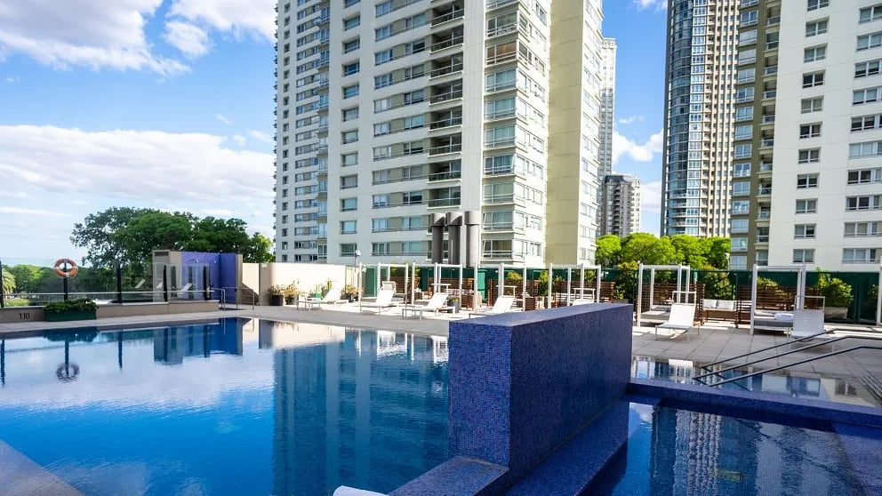 Alvear Icon Hotel, the pool