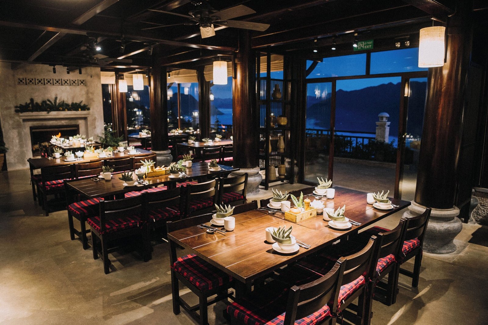 Ville De Mont Mountain Resort, at the table