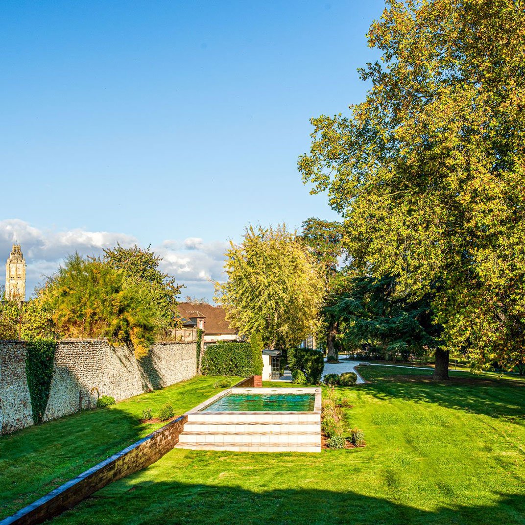 Verneuil la douce, the pool
