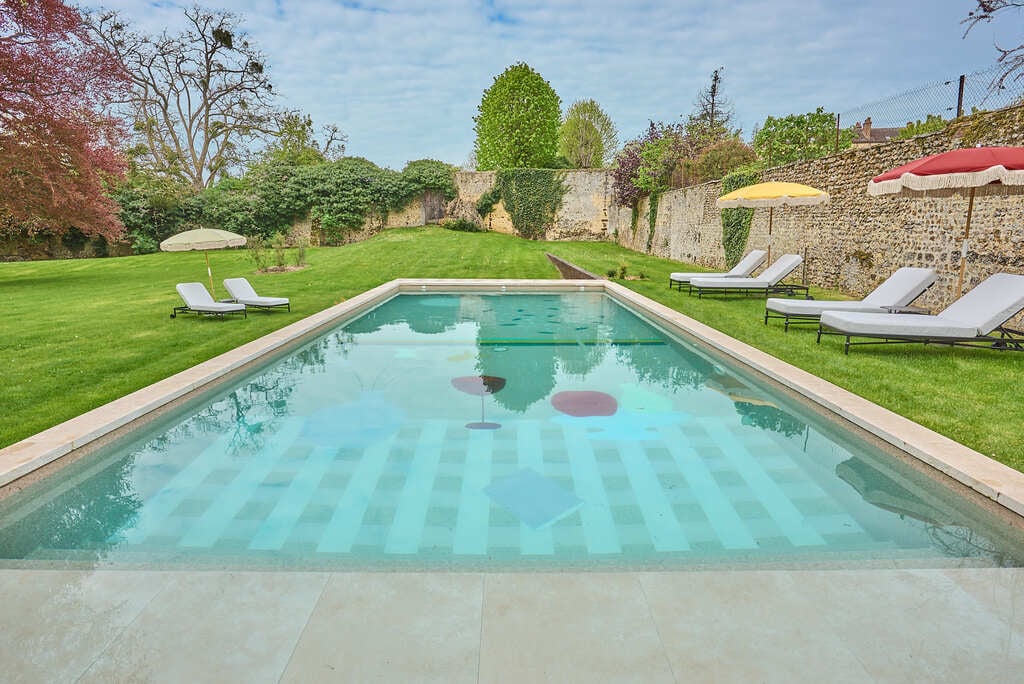 Verneuil la douce, the pool