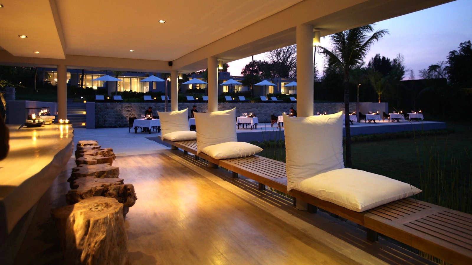 The Lombok Lodge, at the table