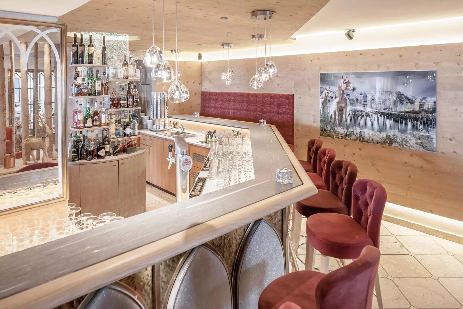 Hotel Gotthard-Zeit, hotel bar and lounge