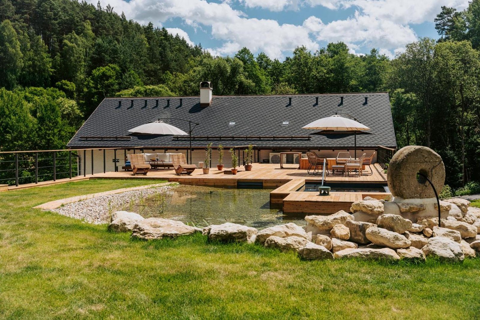 Podhlavický mlýn, the pool