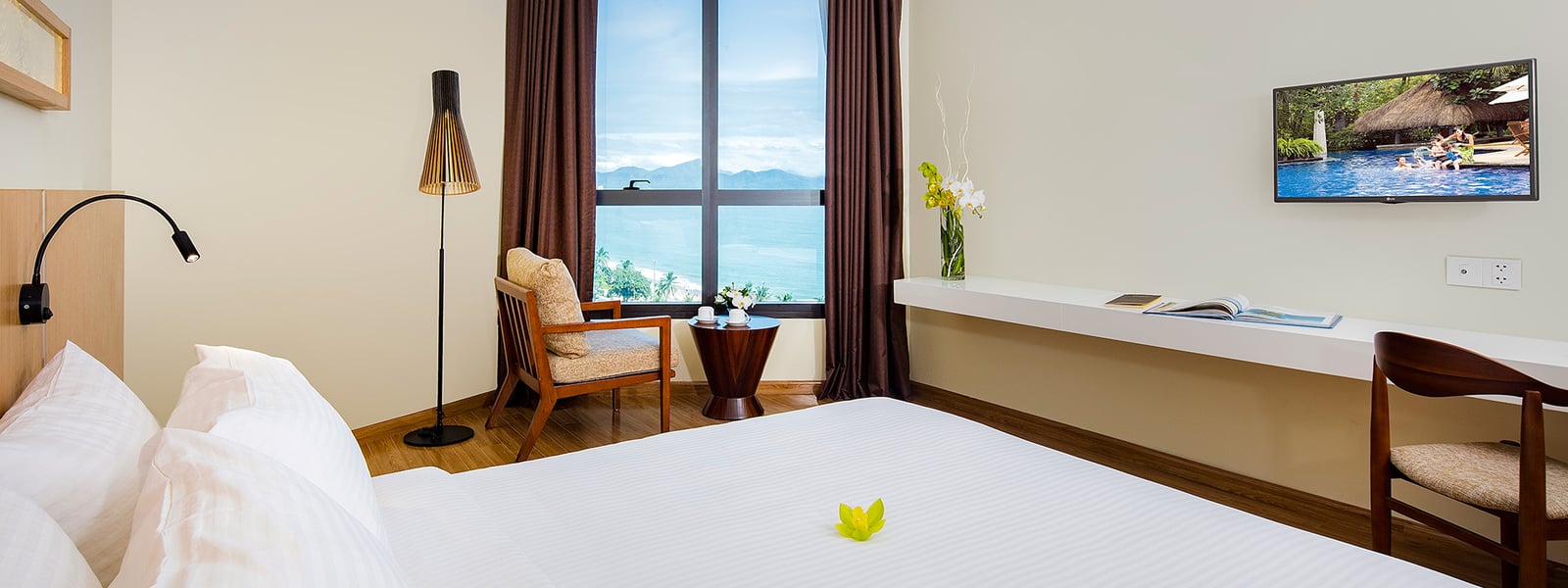 StarCity Bayfront Nha Trang — vibe