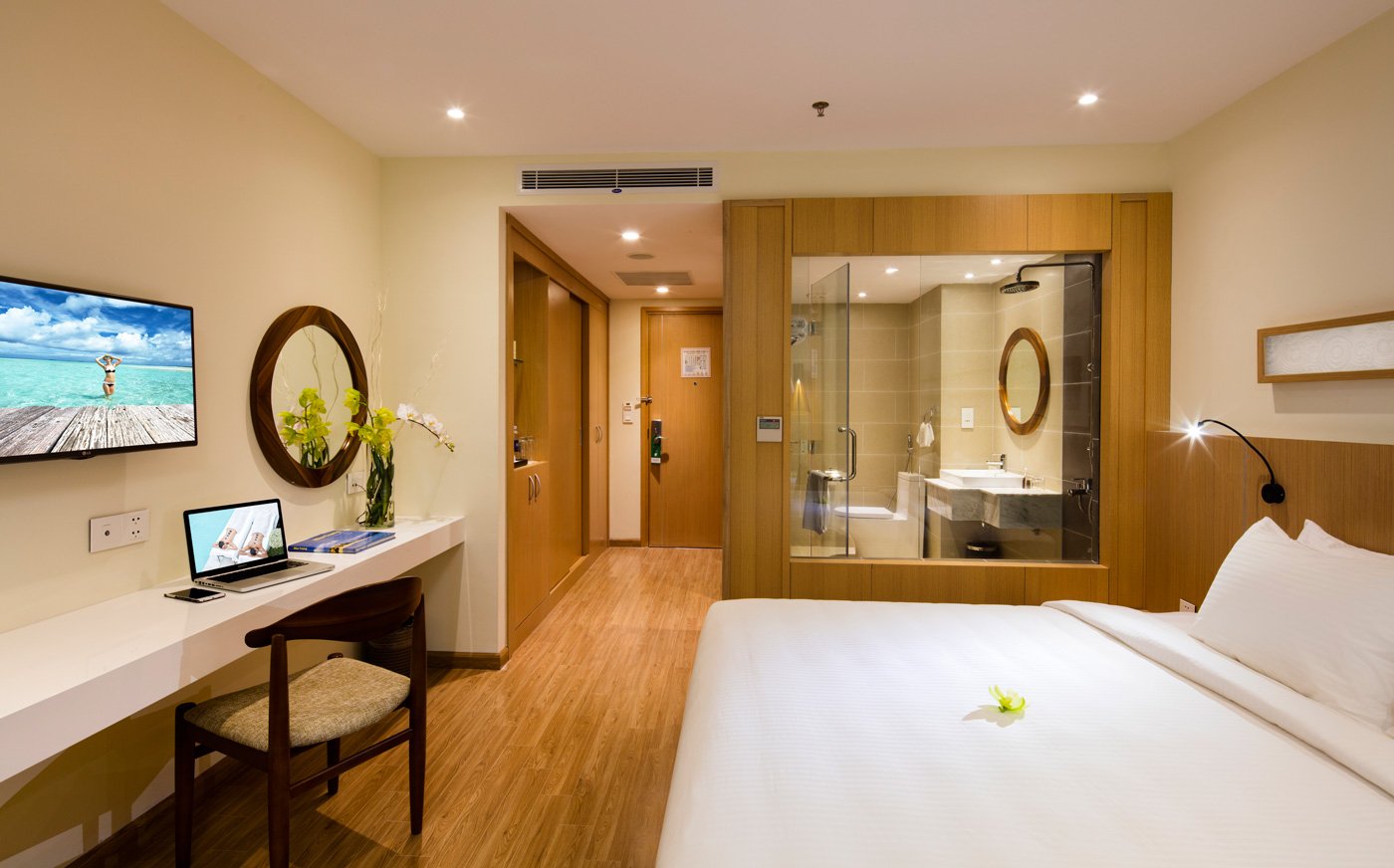 StarCity Bayfront Nha Trang — vibe
