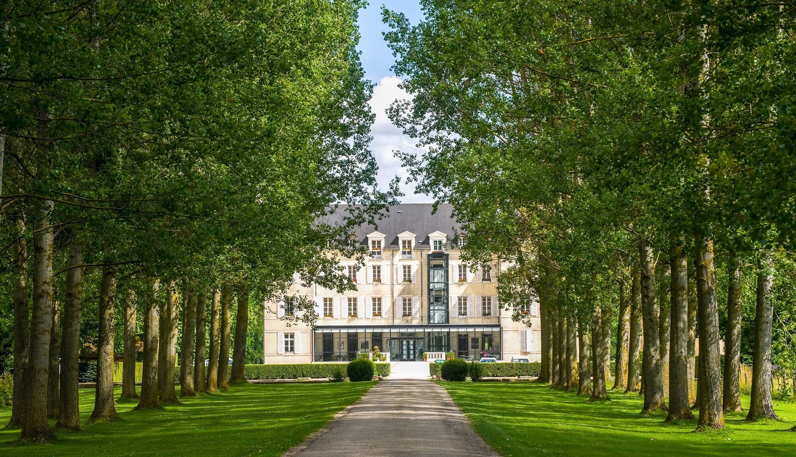 Chateau De Saulon