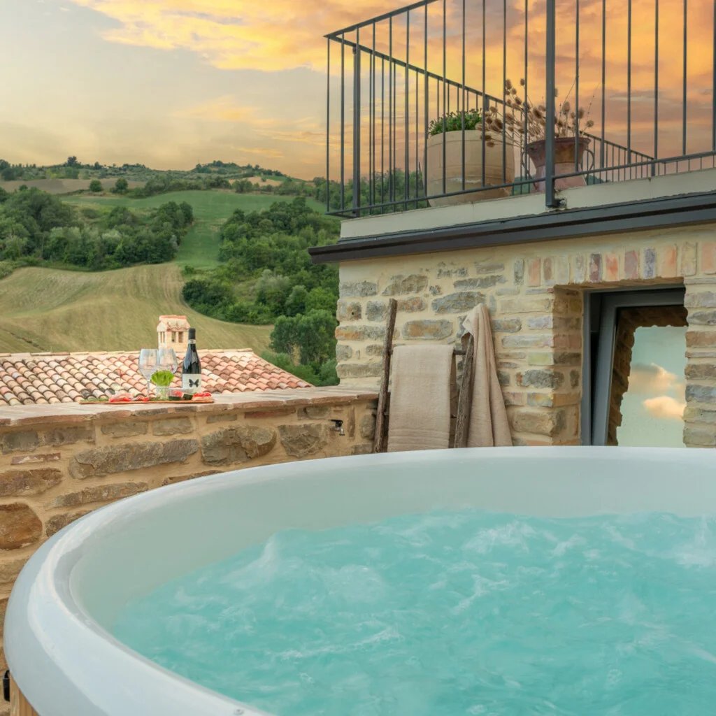 Panfilo Farmhouse, the hot tub