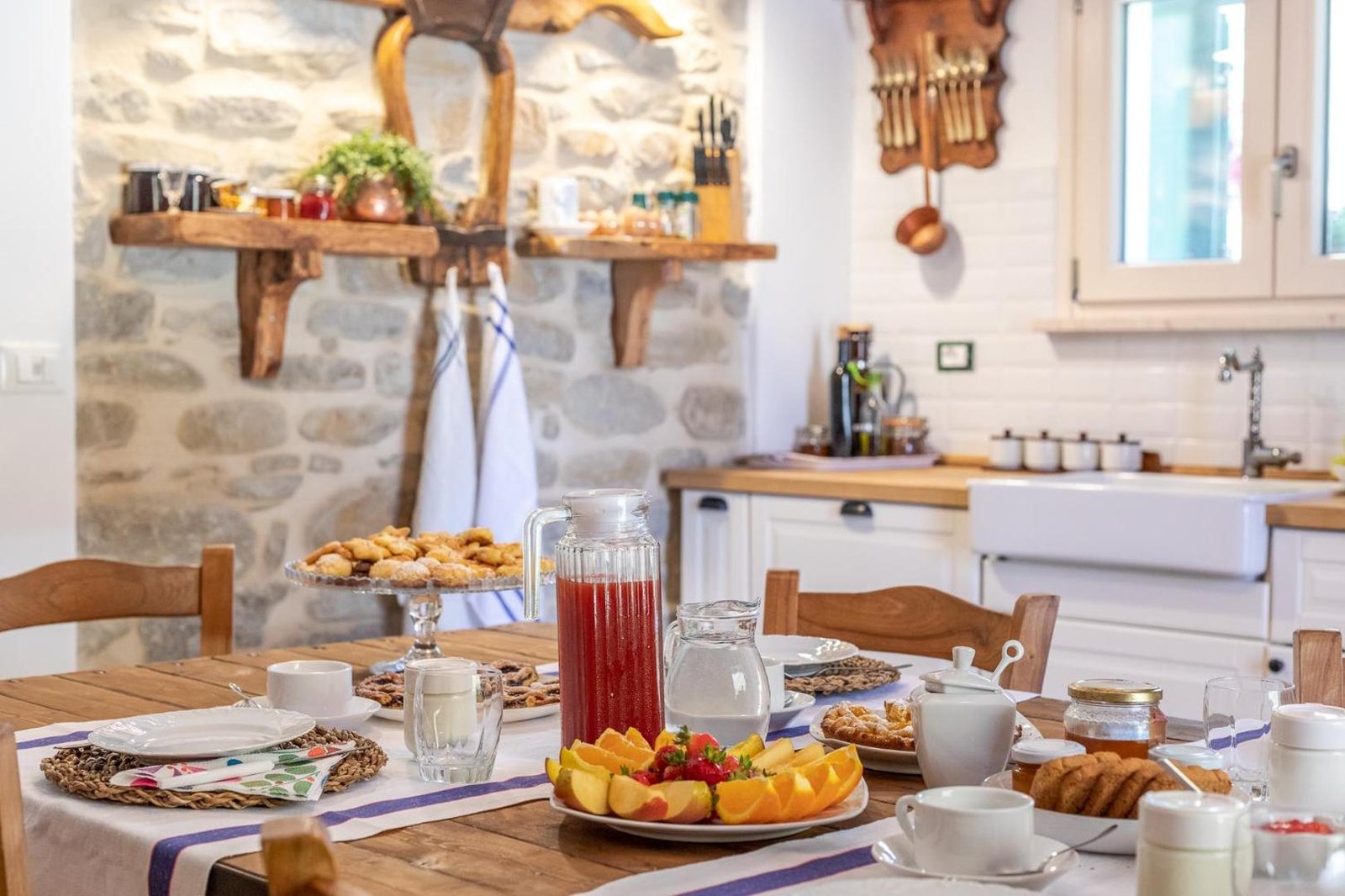 Panfilo Farmhouse, at the table