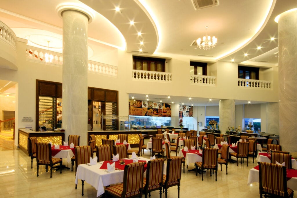 Nha Trang Palace Hotel — eat & drink
