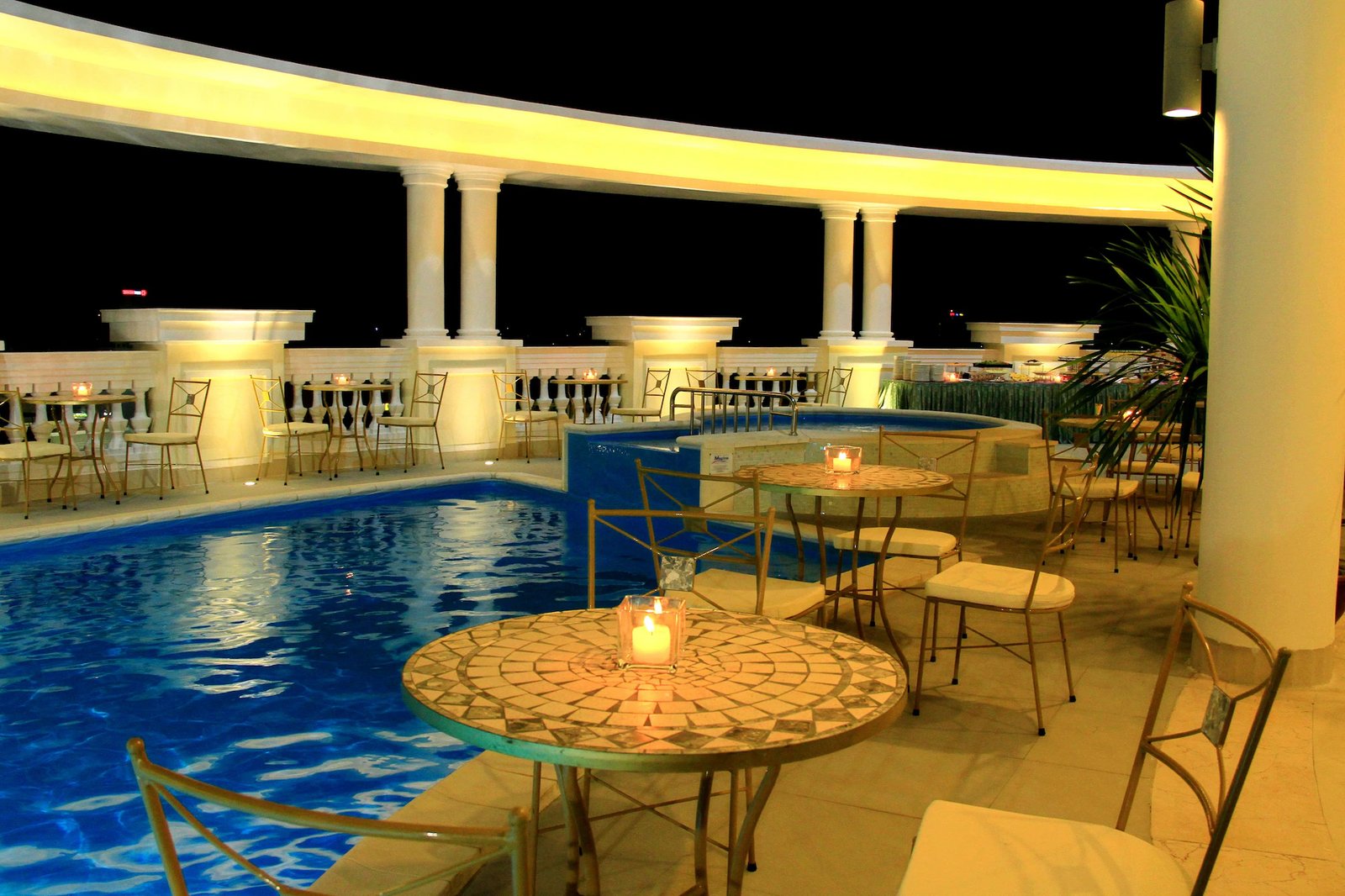 Nha Trang Palace Hotel — vibe