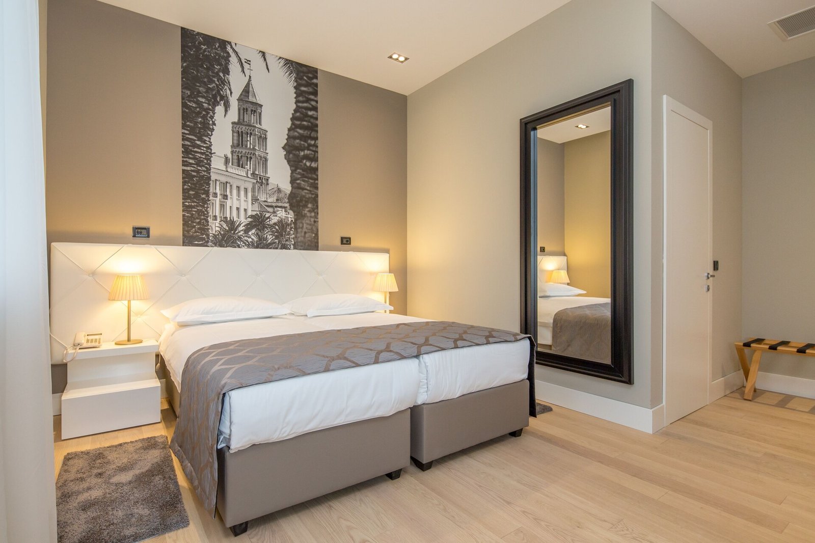 Cornaro Hotel, rooms