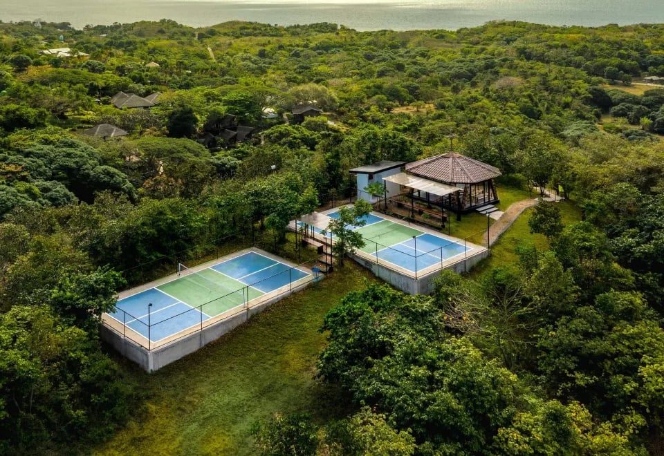 Nawa Wellness, fitness pavilion and courts