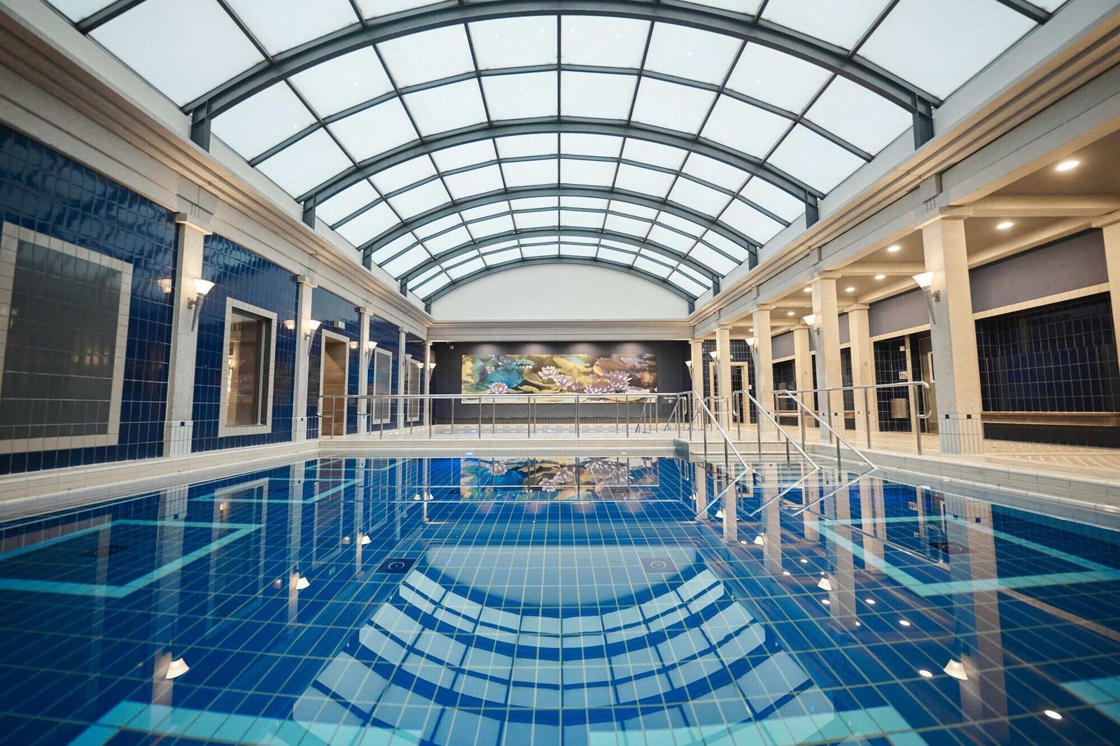 Nouri Hotel, the pool