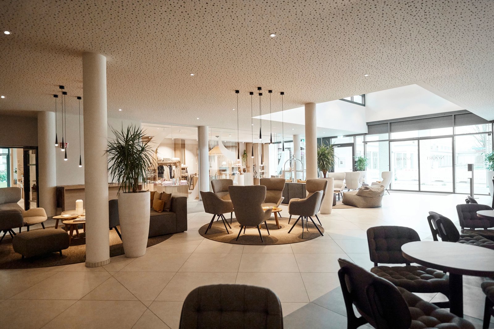 Nouri Hotel