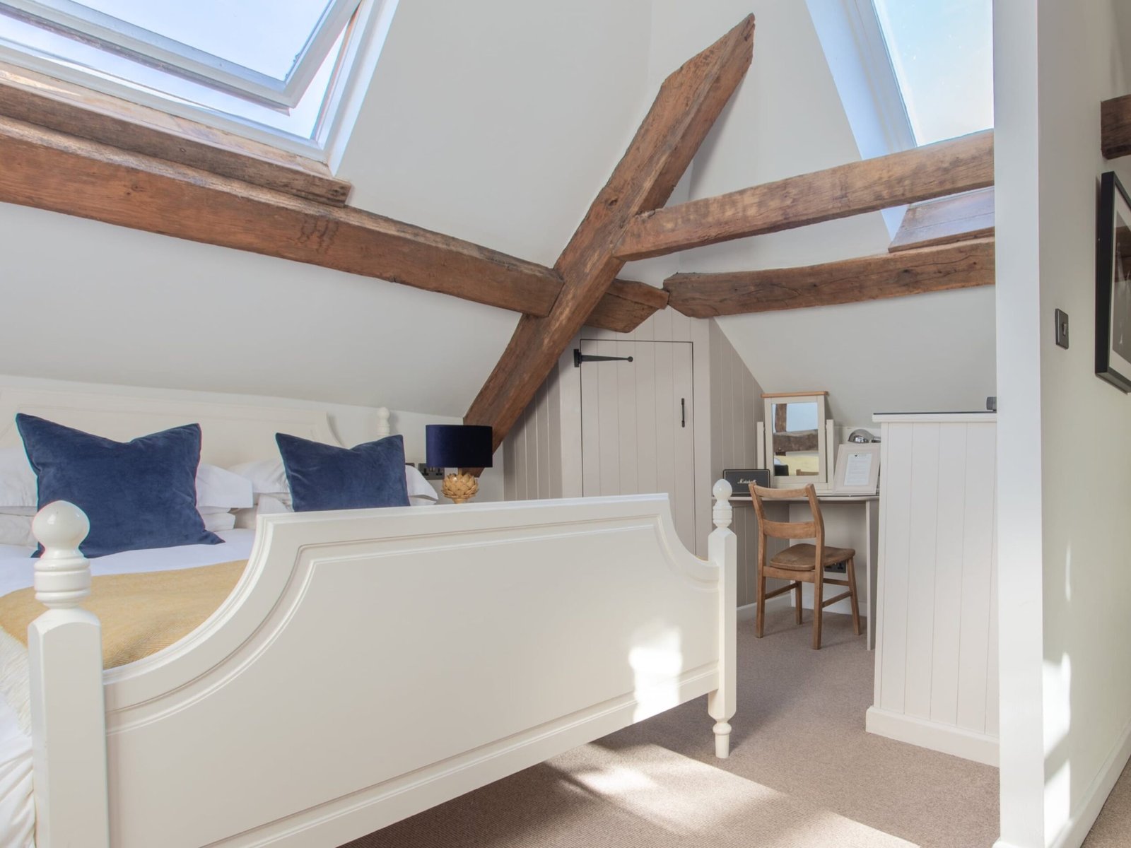 Tudor Farmhouse Hotel, rooms