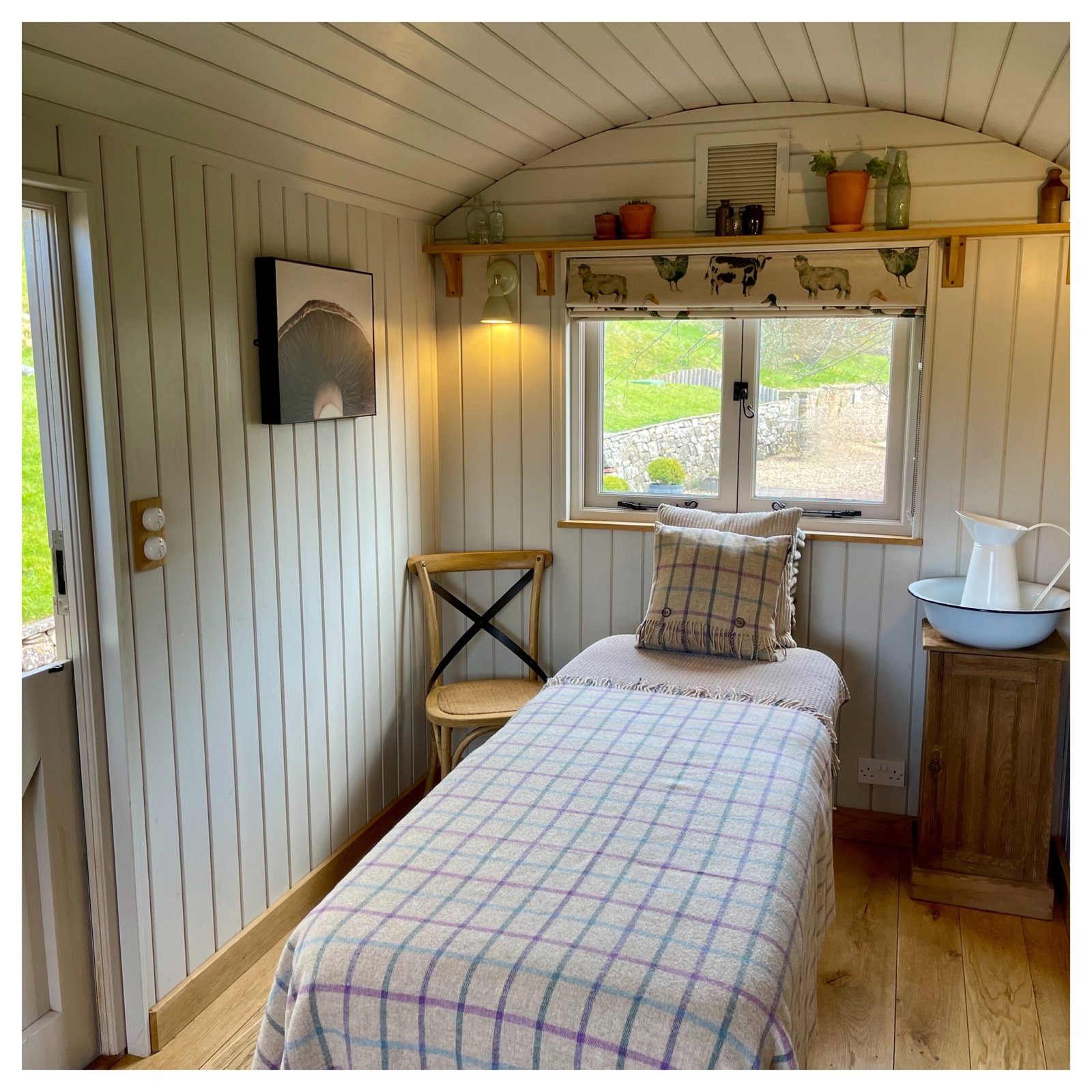 Tudor Farmhouse Hotel, the shepherd's hut