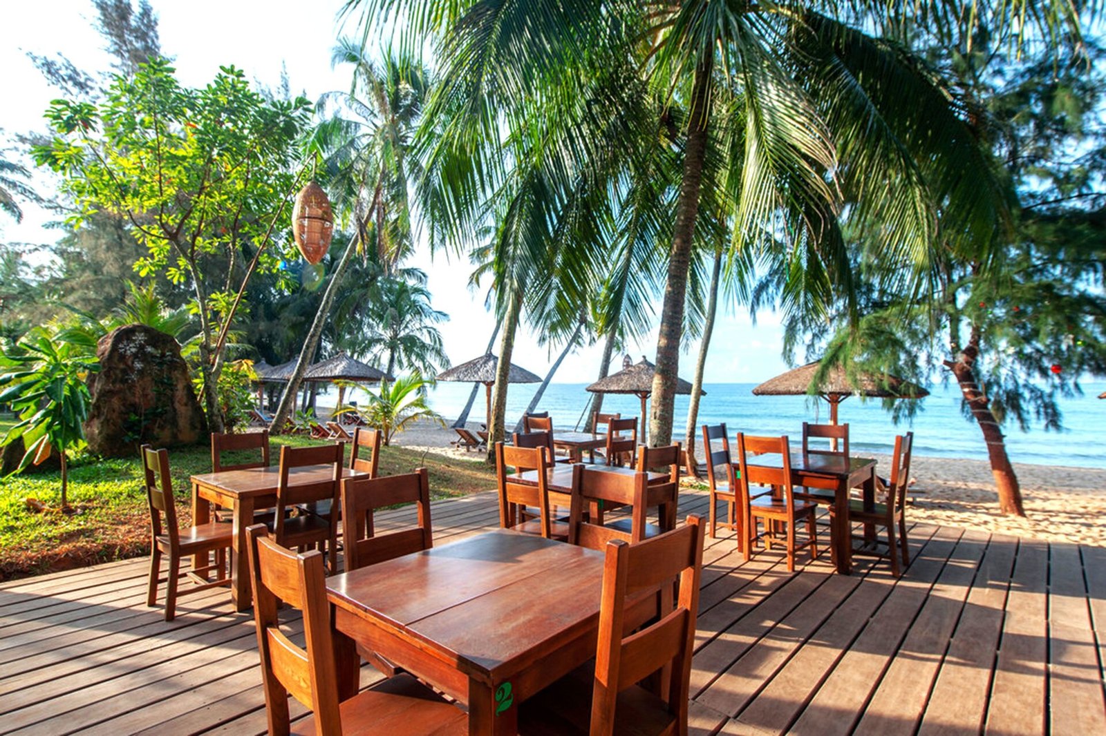 Coco Palm Beach Resort & Spa — eat & drink