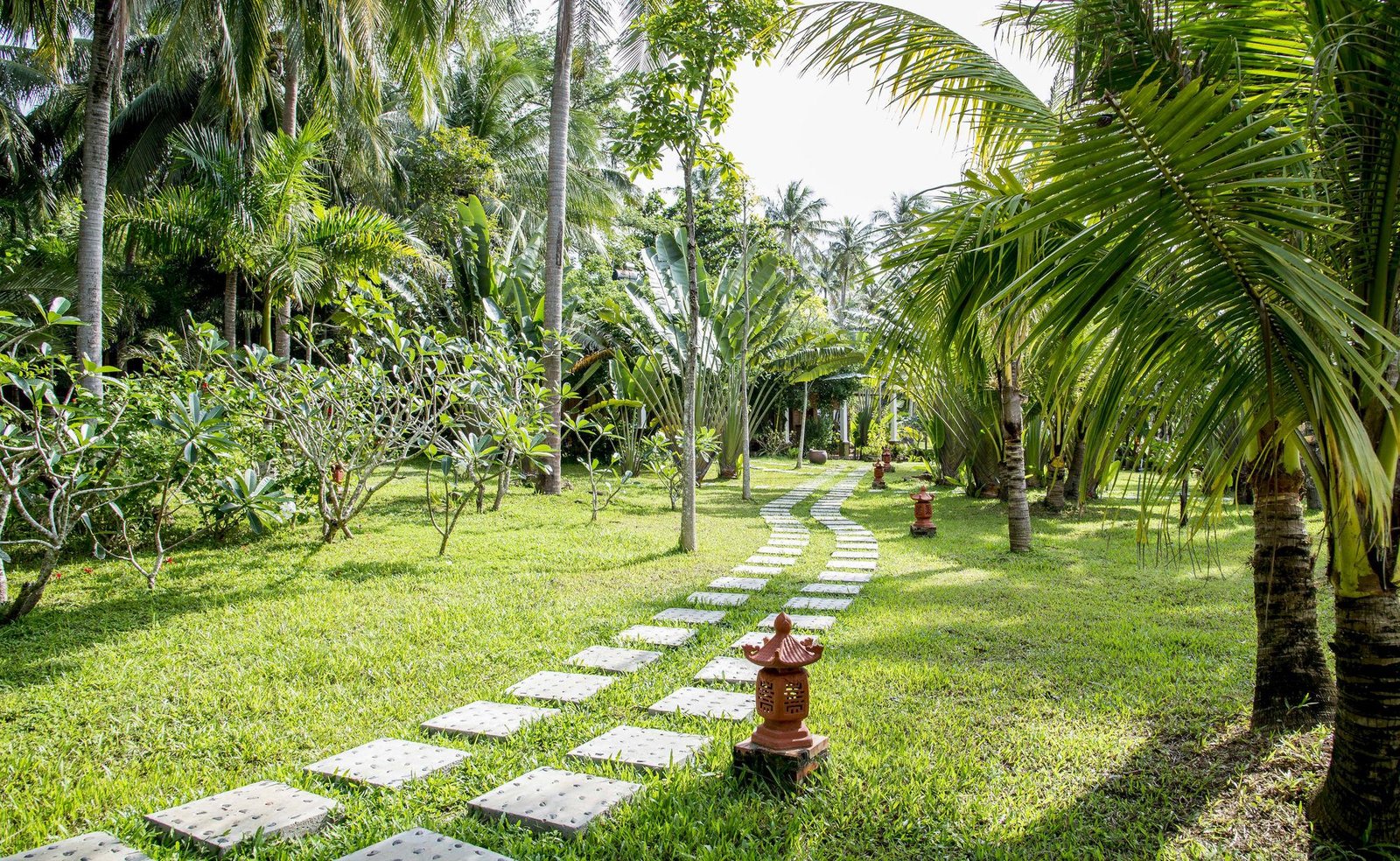 Coco Palm Beach Resort & Spa — eat & drink