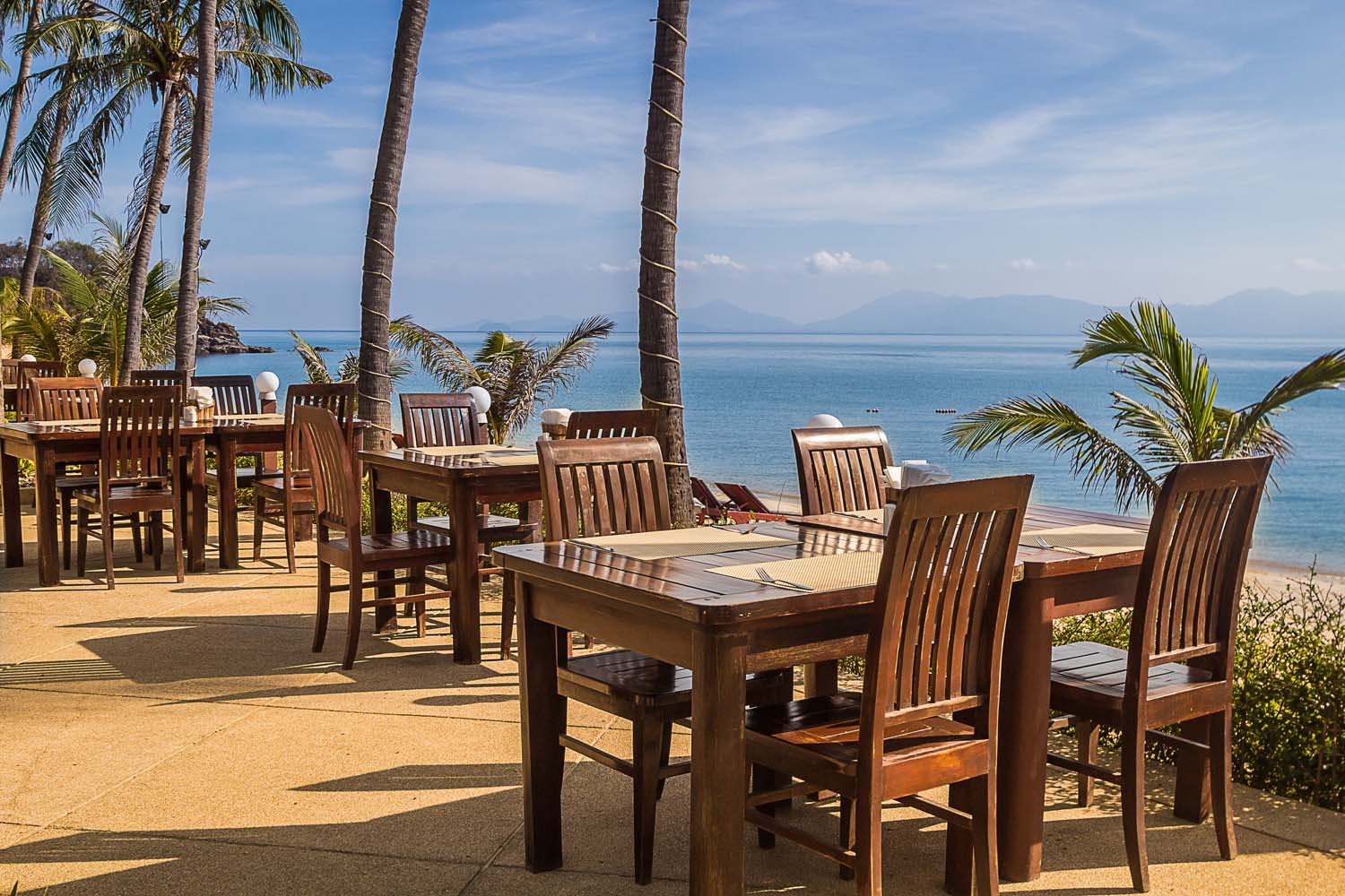 Coco Palm Beach Resort & Spa, beachfront restaurant & bar