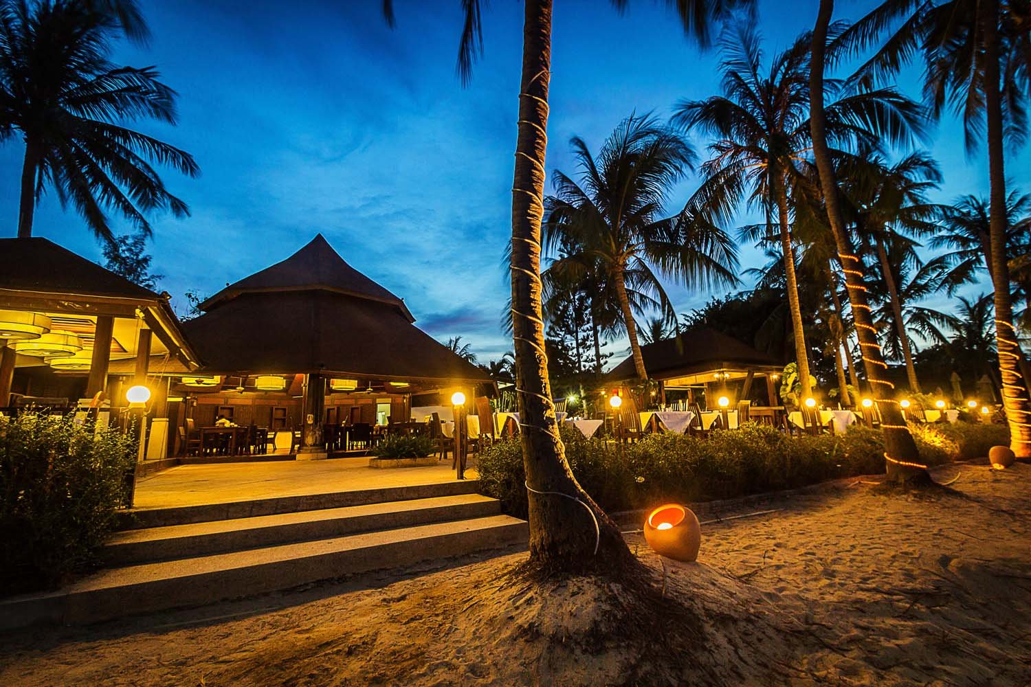 Coco Palm Beach Resort & Spa, beachfront restaurant & bar