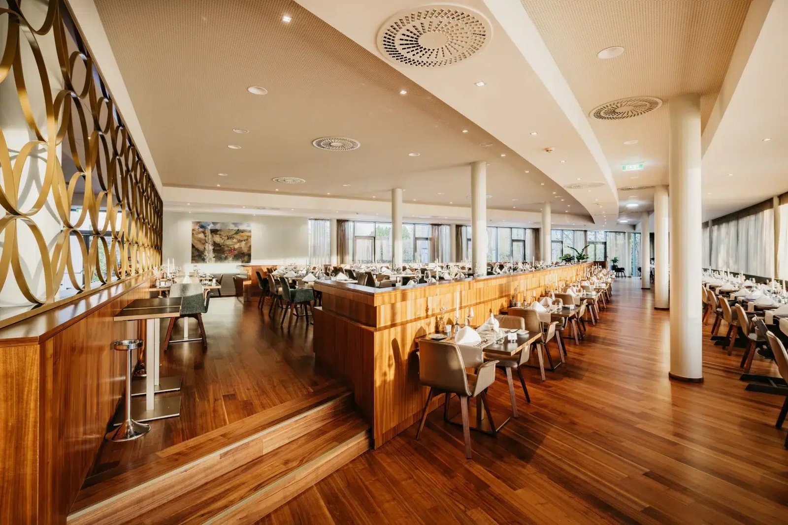 Thermenresort Laa – Hotel, at the table
