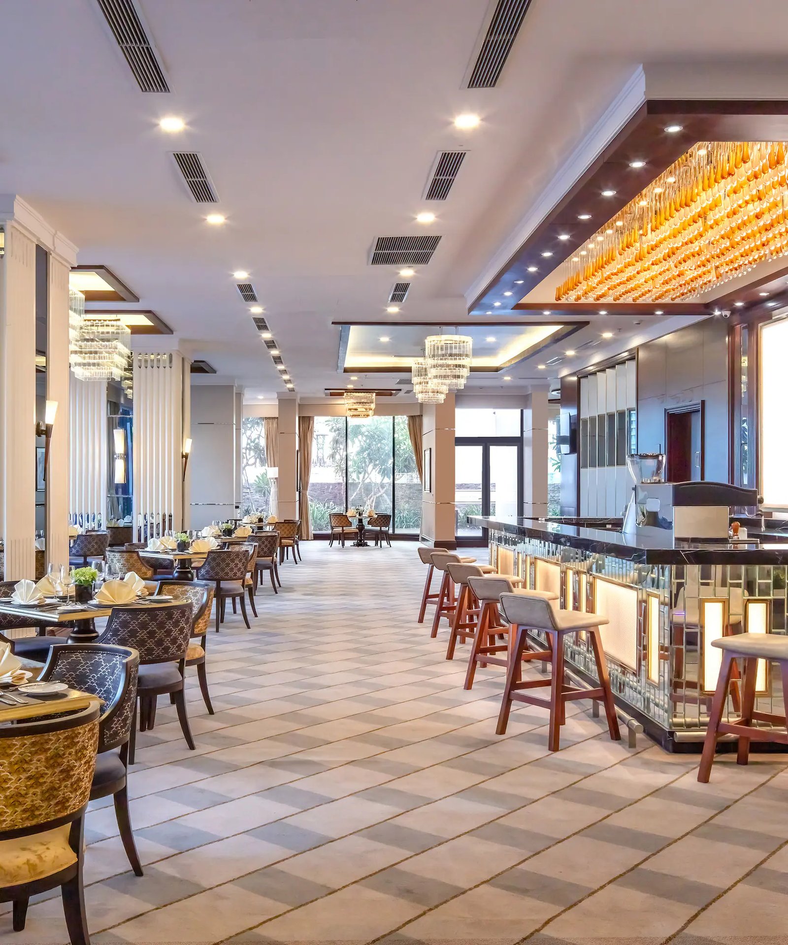 Vinpearl Empire Nha Trang, garnet restaurant
